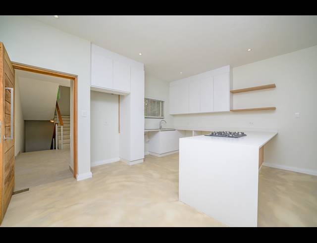 3 BEDROOM APARTMENT TO LET IN SHAKAS ROCK